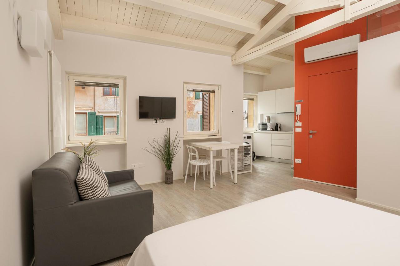 Vicolo Zini Apartments Verona Ngoại thất bức ảnh